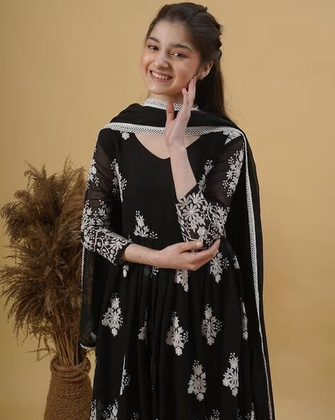 Womens Black Anarkali Suit Set With White Floral Embroidery