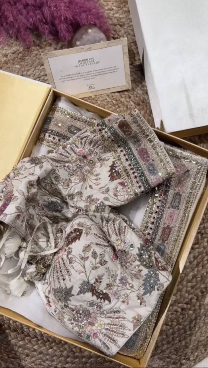 New Designer Saree on Havy Organza Silk Febric with Thred