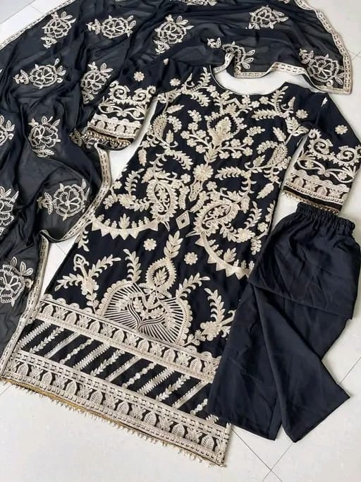 Black Embroidered Pakistani Suit Set With Dupatta