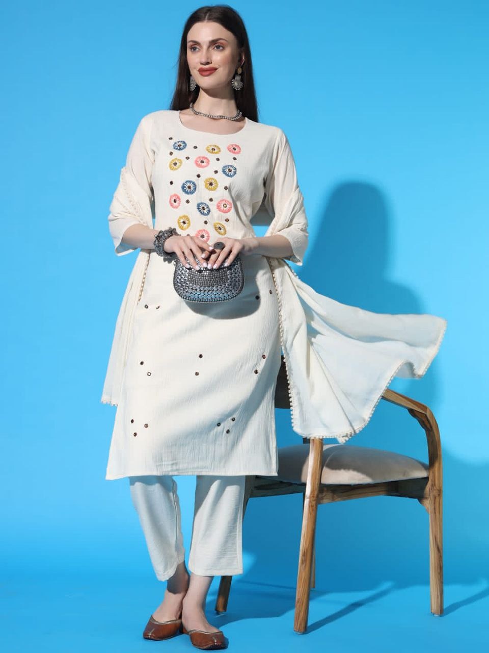 Off White Embroidered Floral Kurti With Pants Set For Women