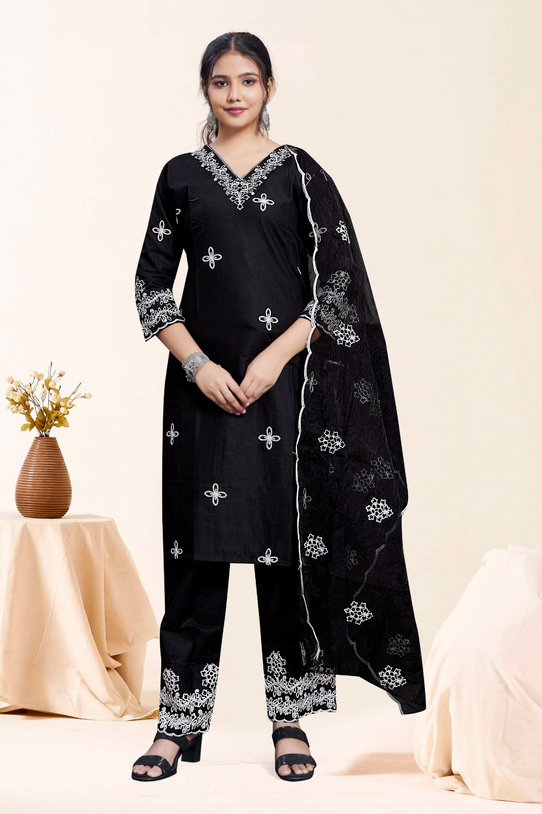 Black Embroidered Kurta Set With White Thread Work