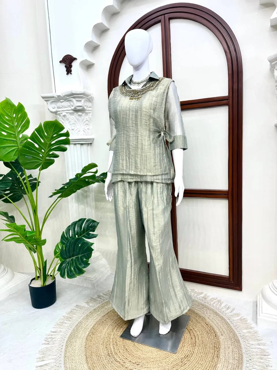 green kurta with shrug