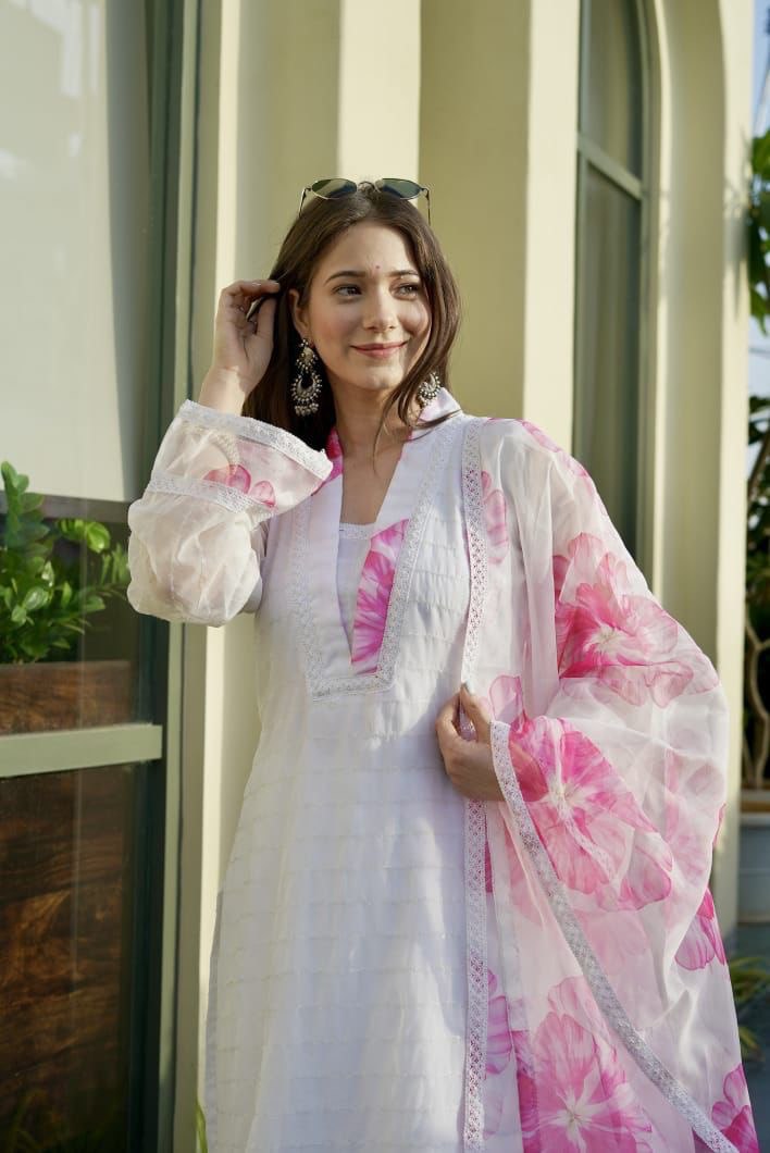 Posh White Organza Straight Kurta Pant With Dupatta Set