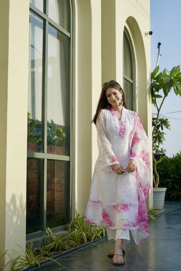 Posh White Organza Straight Kurta Pant With Dupatta Set