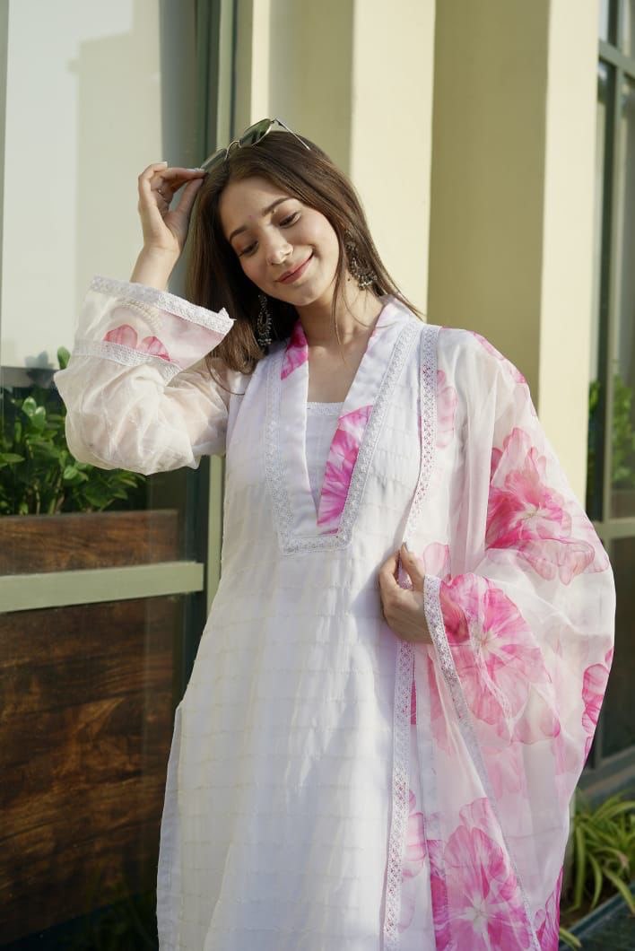 Posh White Organza Straight Kurta Pant With Dupatta Set