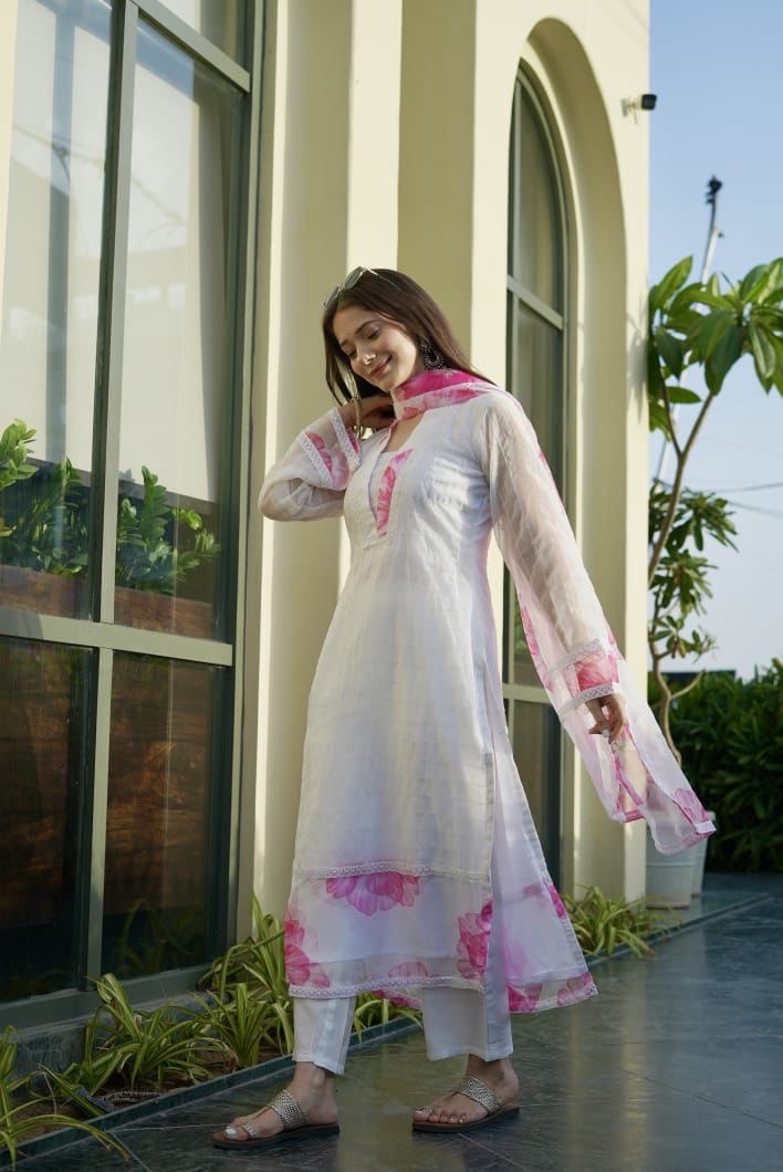 Posh White Organza Straight Kurta Pant With Dupatta Set