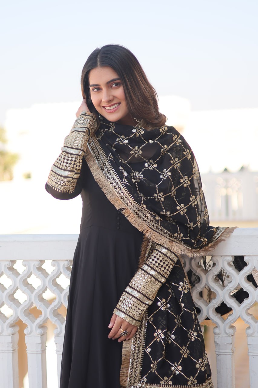 Keshavi'S Black Coloured Gown